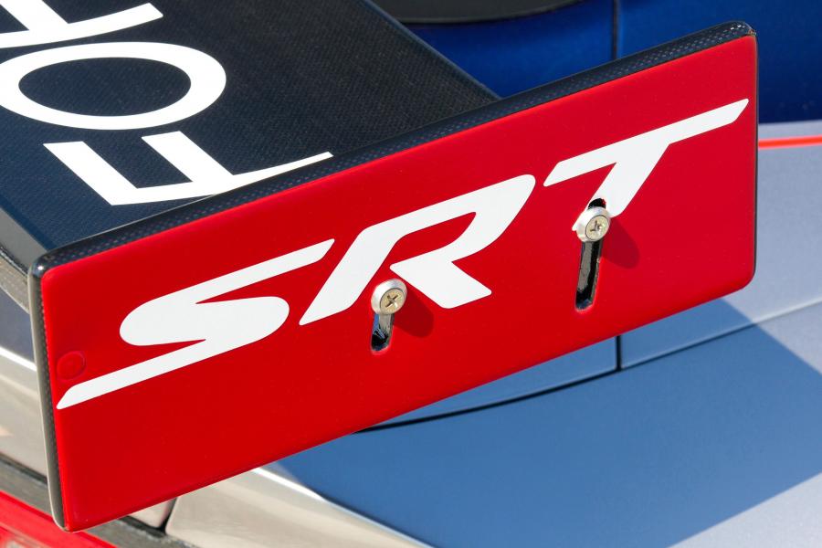  Dodge Viper SRT GTS-R 2012 года  (фото 4 из 23)